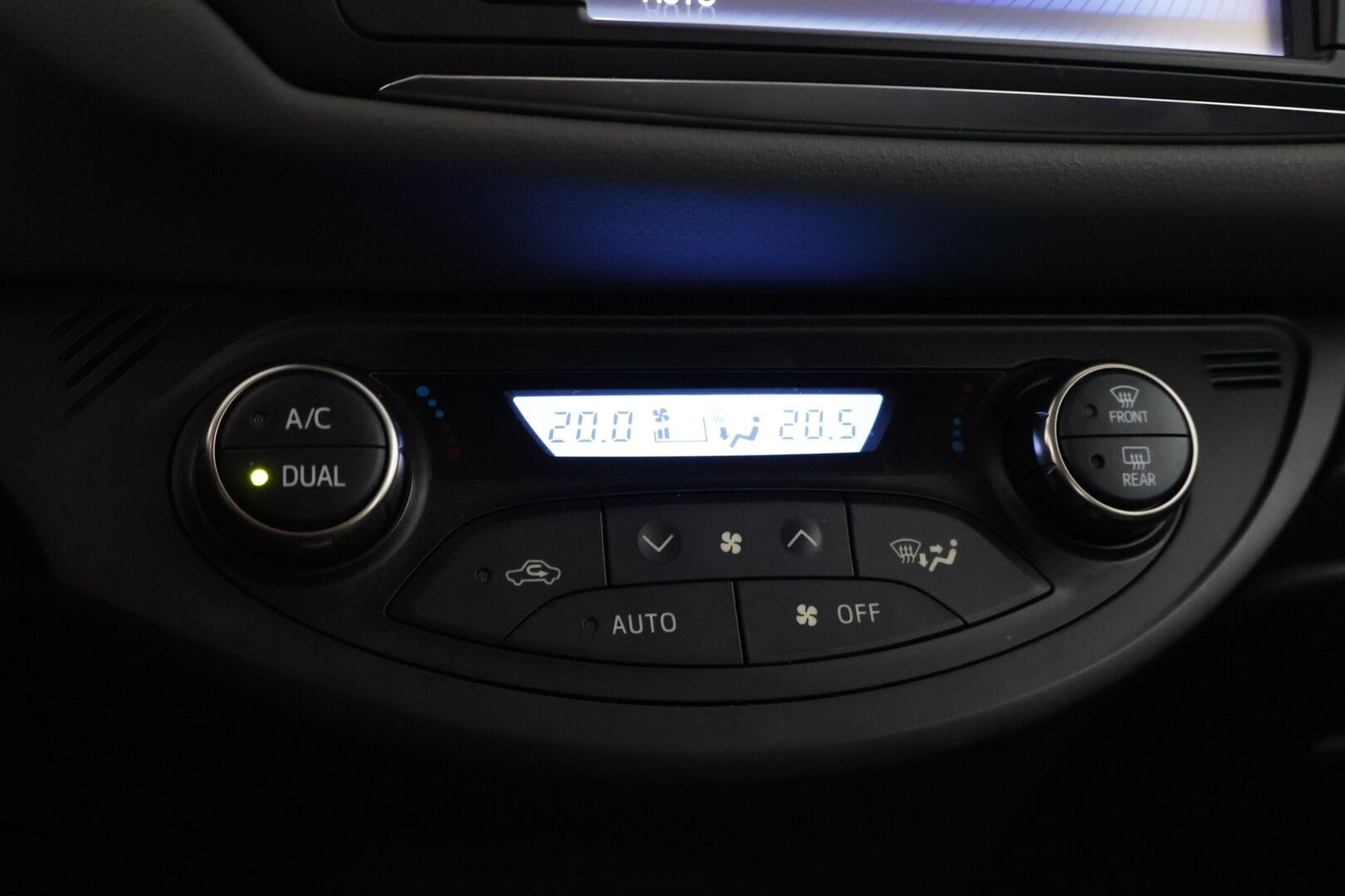 Toyota Yaris 2016 1,5 Hybrid Active 5ov - * P-Kamera / Vakkari / Juuri huollettu! / 2x Hyvät renkaat *