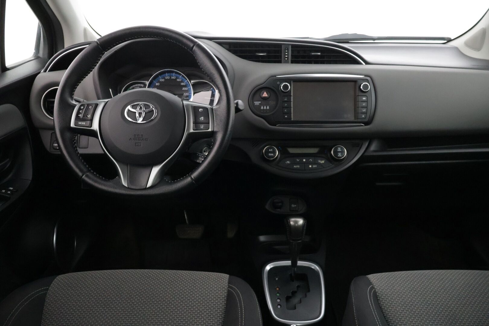 Toyota Yaris 2016 1,5 Hybrid Active 5ov - * P-Kamera / Vakkari / Juuri huollettu! / 2x Hyvät renkaat *