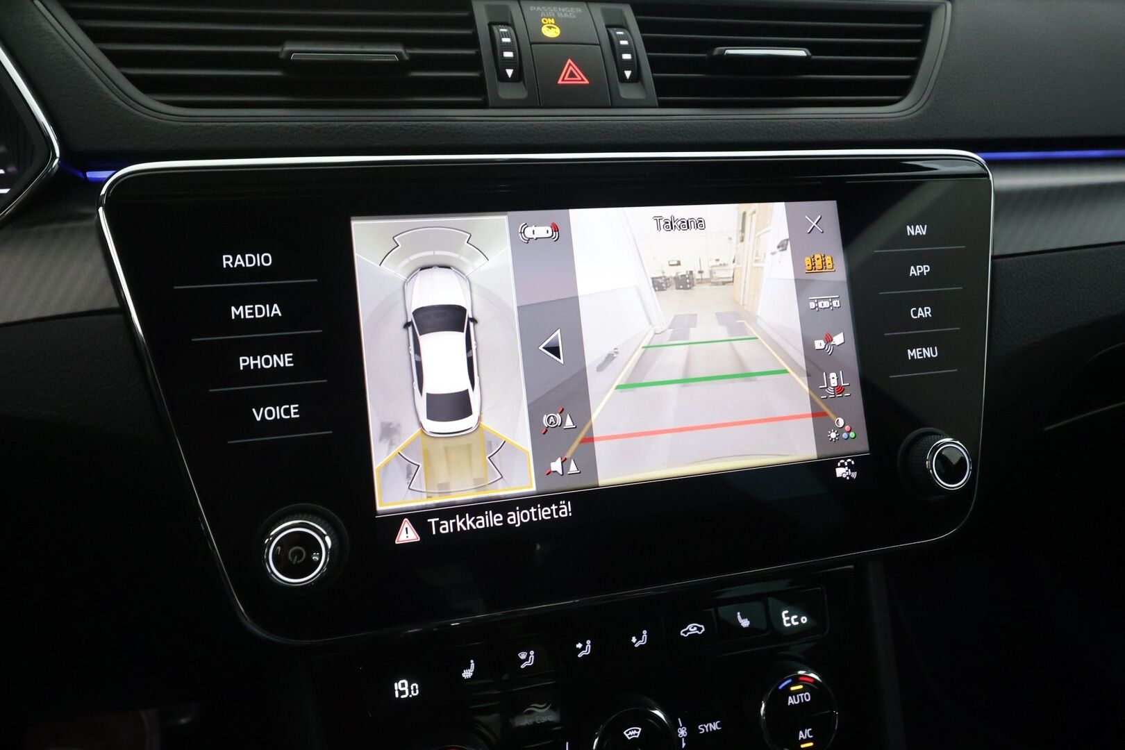Skoda Superb 2023 1.4 TSI PHEV SportLine iV DSG Autom. - | ACC | Webasto | Koukku | Matrix-LED | 360-Kamera | Muistipenkit | Kattoluukku | Puolinahat | Apple&Android | Suomi-auto | Kahdet Renkaat | Merkkihuollettu |