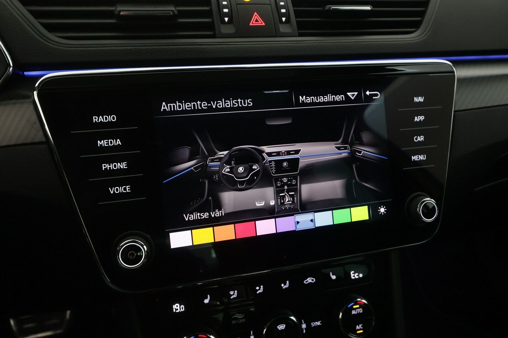Skoda Superb 2023 1.4 TSI PHEV SportLine iV DSG Autom. - | ACC | Webasto | Koukku | Matrix-LED | 360-Kamera | Muistipenkit | Kattoluukku | Puolinahat | Apple&Android | Suomi-auto | Kahdet Renkaat | Merkkihuollettu |