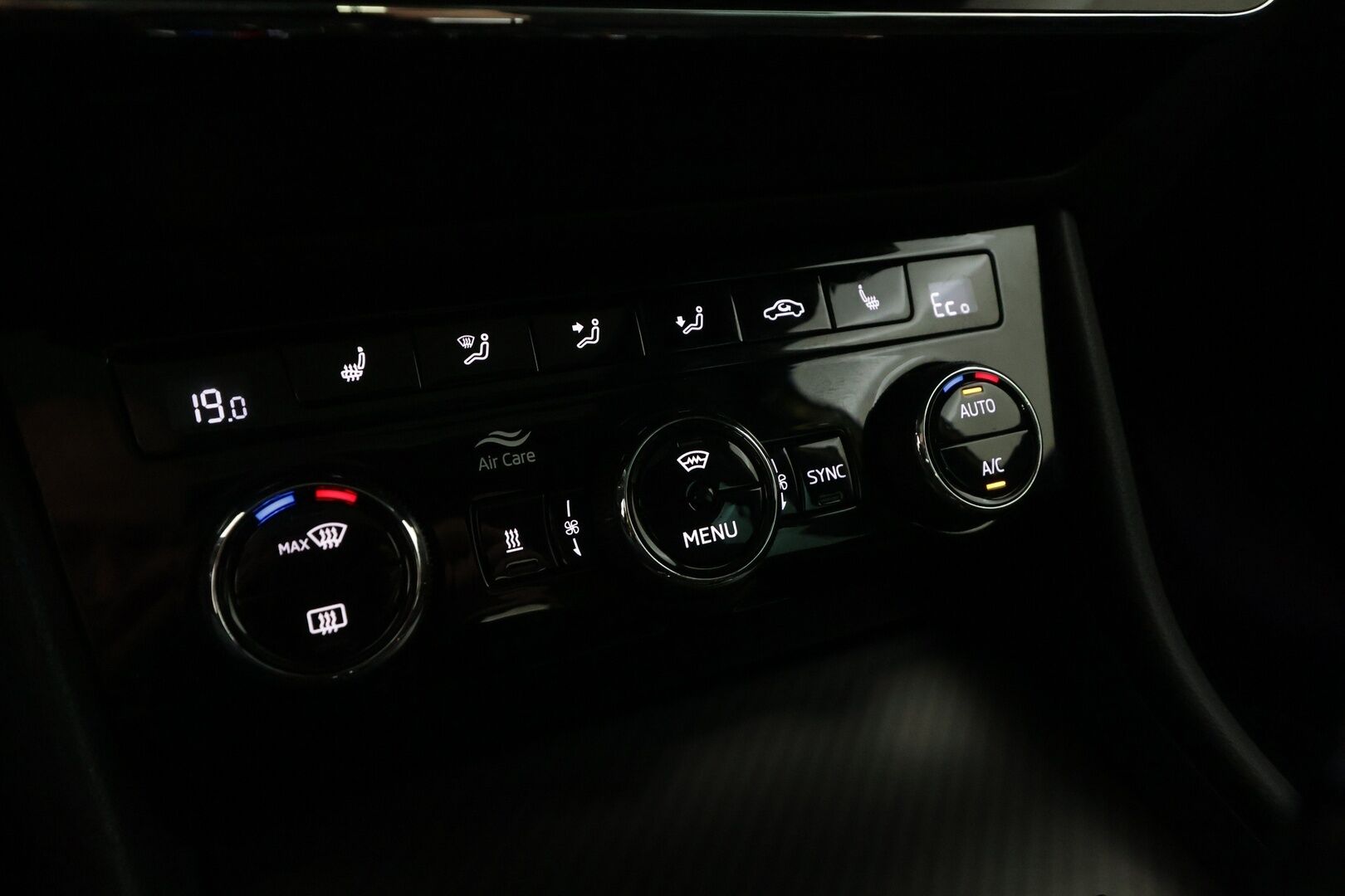 Skoda Superb 2023 1.4 TSI PHEV SportLine iV DSG Autom. - | ACC | Webasto | Koukku | Matrix-LED | 360-Kamera | Muistipenkit | Kattoluukku | Puolinahat | Apple&Android | Suomi-auto | Kahdet Renkaat | Merkkihuollettu |