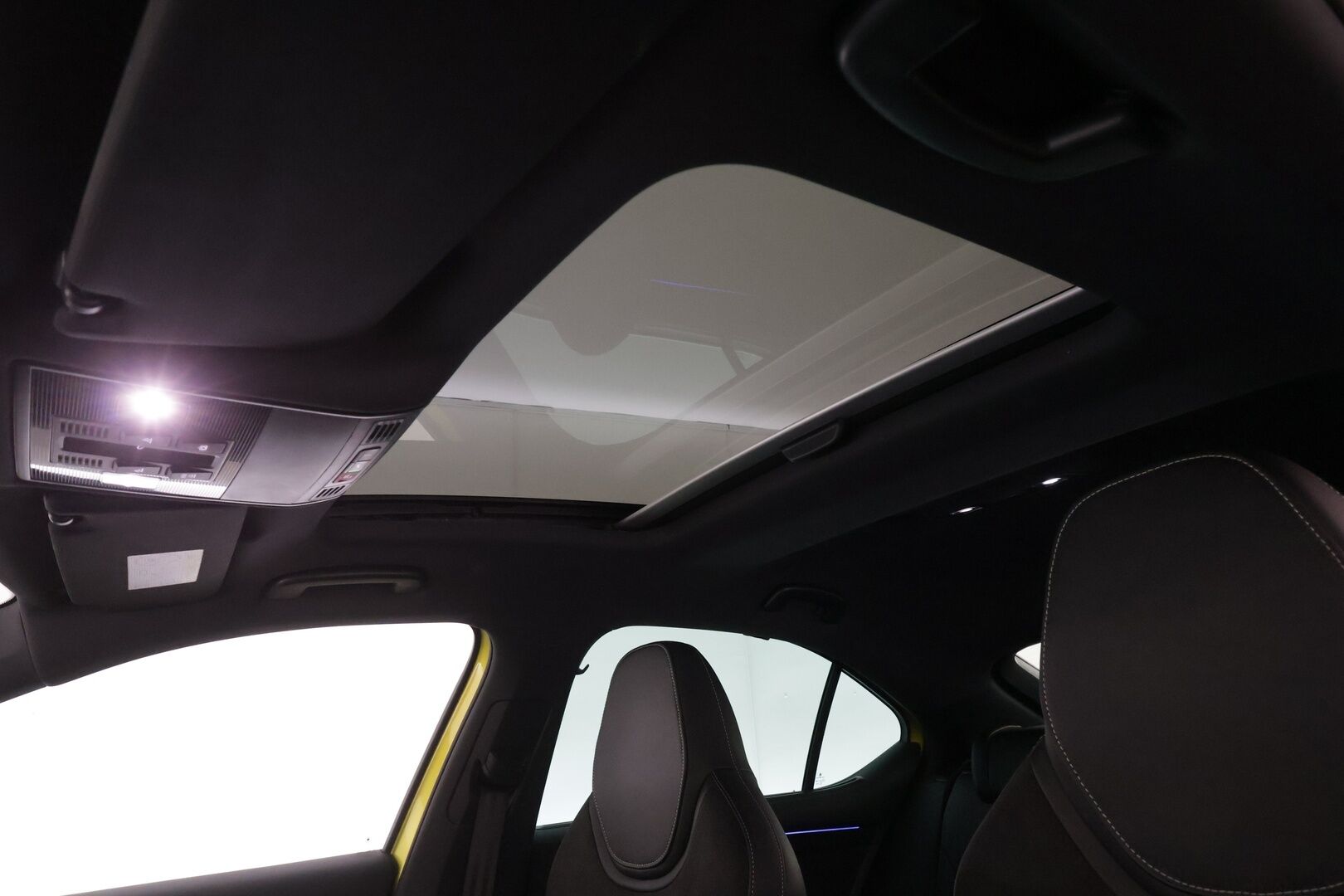 Skoda Superb 2023 1.4 TSI PHEV SportLine iV DSG Autom. - | ACC | Webasto | Koukku | Matrix-LED | 360-Kamera | Muistipenkit | Kattoluukku | Puolinahat | Apple&Android | Suomi-auto | Kahdet Renkaat | Merkkihuollettu |