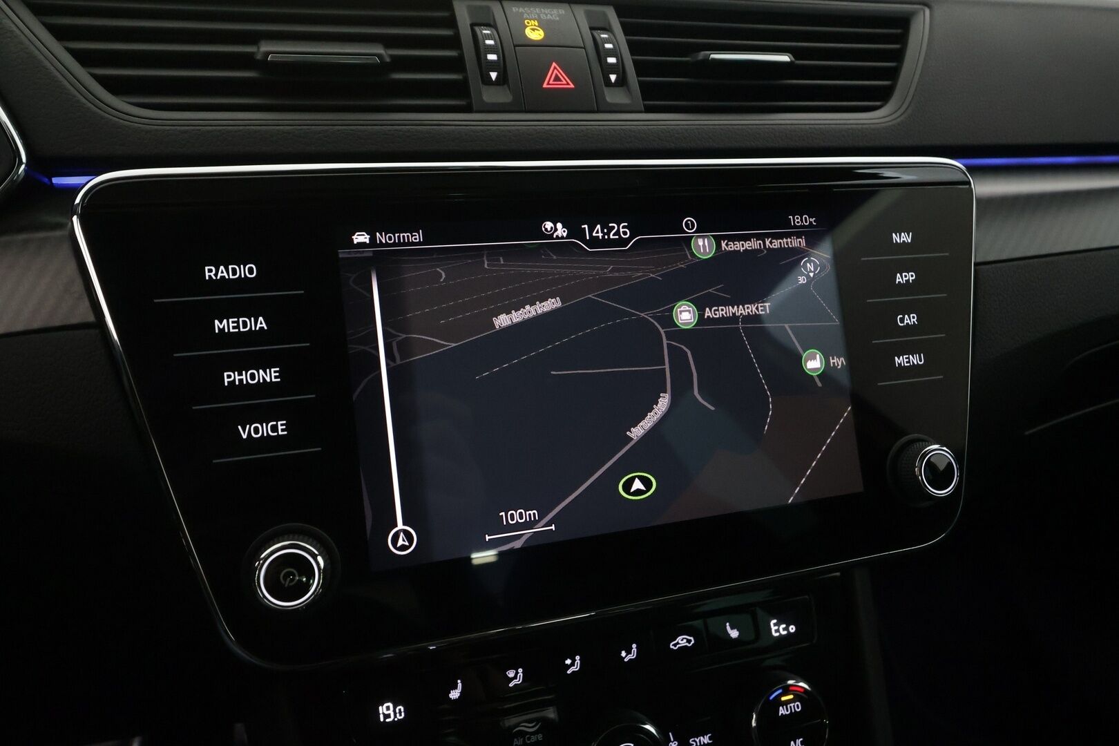 Skoda Superb 2023 1.4 TSI PHEV SportLine iV DSG Autom. - | ACC | Webasto | Koukku | Matrix-LED | 360-Kamera | Muistipenkit | Kattoluukku | Puolinahat | Apple&Android | Suomi-auto | Kahdet Renkaat | Merkkihuollettu |