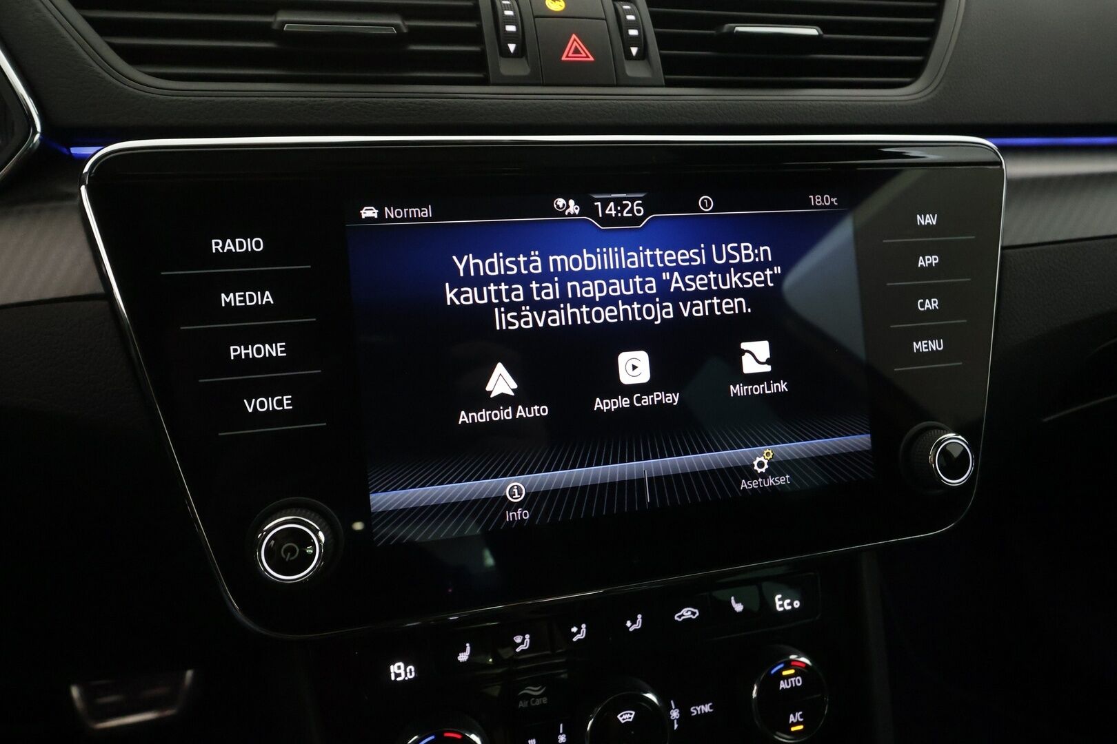 Skoda Superb 2023 1.4 TSI PHEV SportLine iV DSG Autom. - | ACC | Webasto | Koukku | Matrix-LED | 360-Kamera | Muistipenkit | Kattoluukku | Puolinahat | Apple&Android | Suomi-auto | Kahdet Renkaat | Merkkihuollettu |