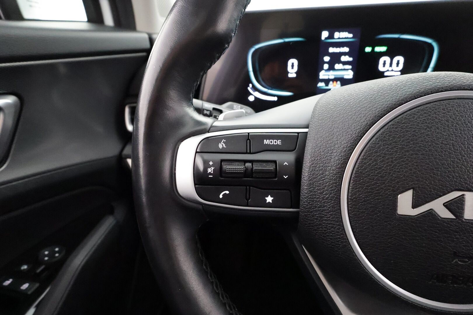 Kia Sportage 2022 1,6 T-GDI AWD Plug-in Hybrid EX AT 265hv * ACC / P.kamera / LED / Navi / Digimittaristo / Ratinlämmitin * - Suomi-auto / Akku kuntotarkastettu SoH 98% / Kahdet renkaat aluvanteilla