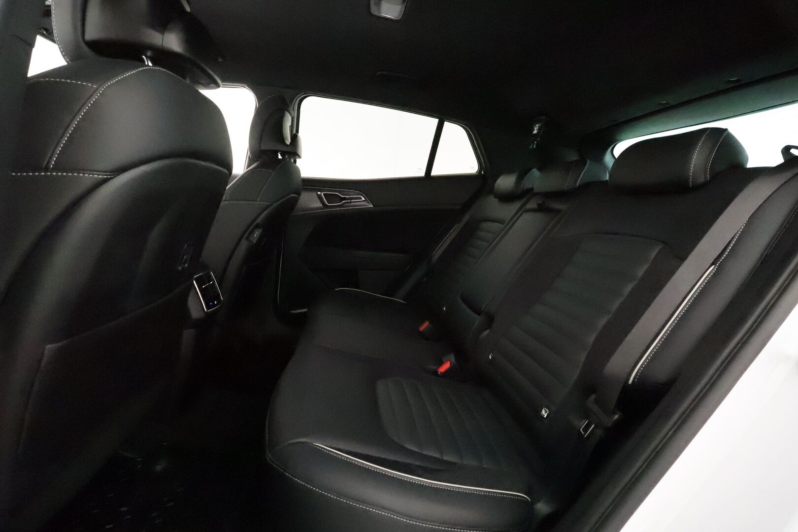 Kia Sportage 2023 1,6 T-GDI AWD Plug-in Hybrid GT-Line **360-kamera / Muistipenkit / H&K / Ilmastoidut penkit / Koukku / TULOSSA** - 3,99 % KORKOTARJOUS TÄHÄN AUTOON - 