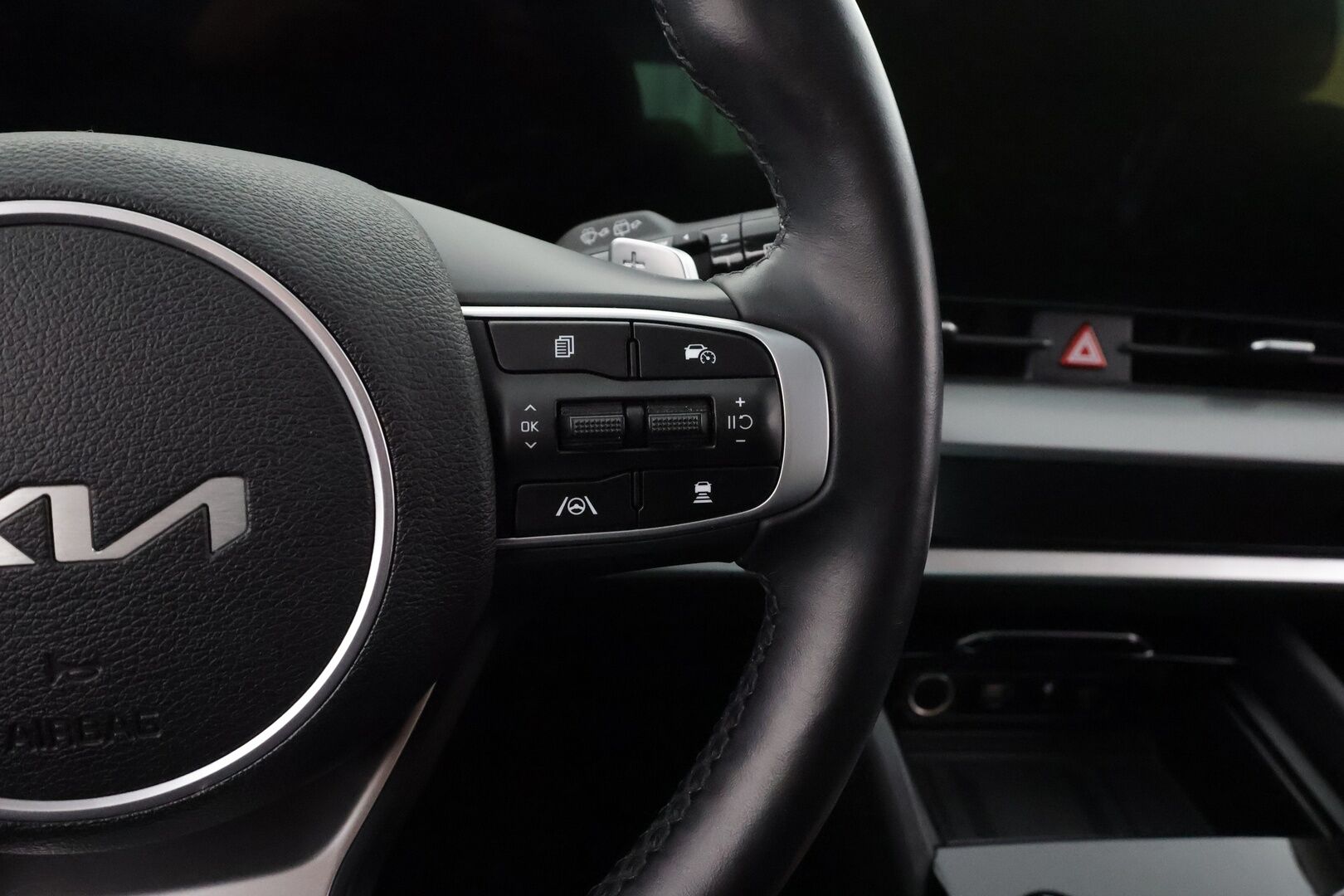 Kia Sportage 2022 1,6 T-GDI AWD Plug-in Hybrid Business Premium AT 265hv * ACC / LED / Koukku / 360° / Navi / Kaistavahti / Keyless * - Suomi-auto / Akku kuntotarkastettu SoH 98% / 2x Latauskaapelit / Kahdet renkaat / Merkkihuollettu! - HULLUT VÄLIPÄIVÄT KORKOTARJOUS 2,49%