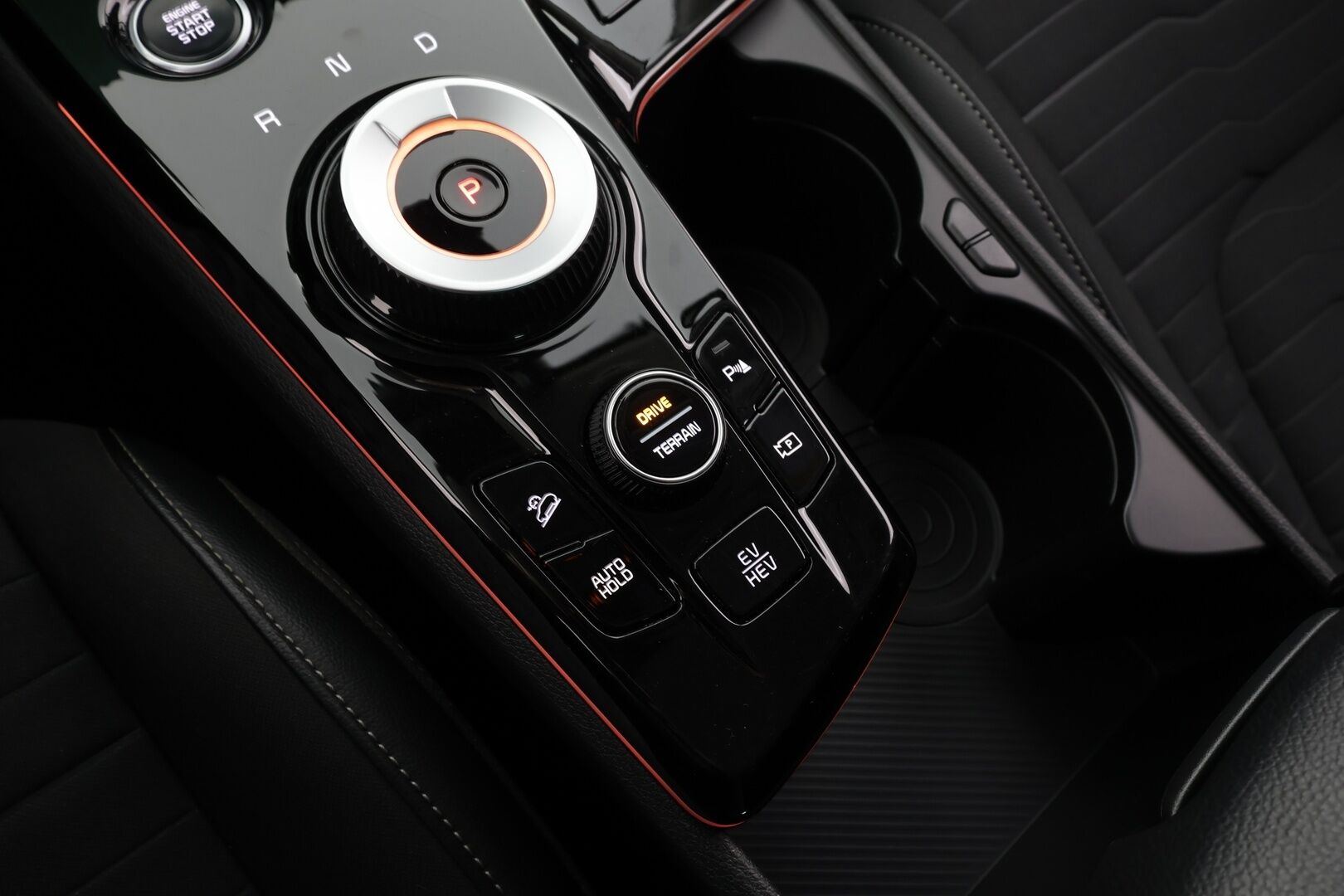 Kia Sportage 2022 1,6 T-GDI AWD Plug-in Hybrid Business Premium AT 265hv * ACC / LED / Koukku / 360° / Navi / Kaistavahti / Keyless * - Suomi-auto / Akku kuntotarkastettu SoH 98% / 2x Latauskaapelit / Kahdet renkaat / Merkkihuollettu! - HULLUT VÄLIPÄIVÄT KORKOTARJOUS 2,49%