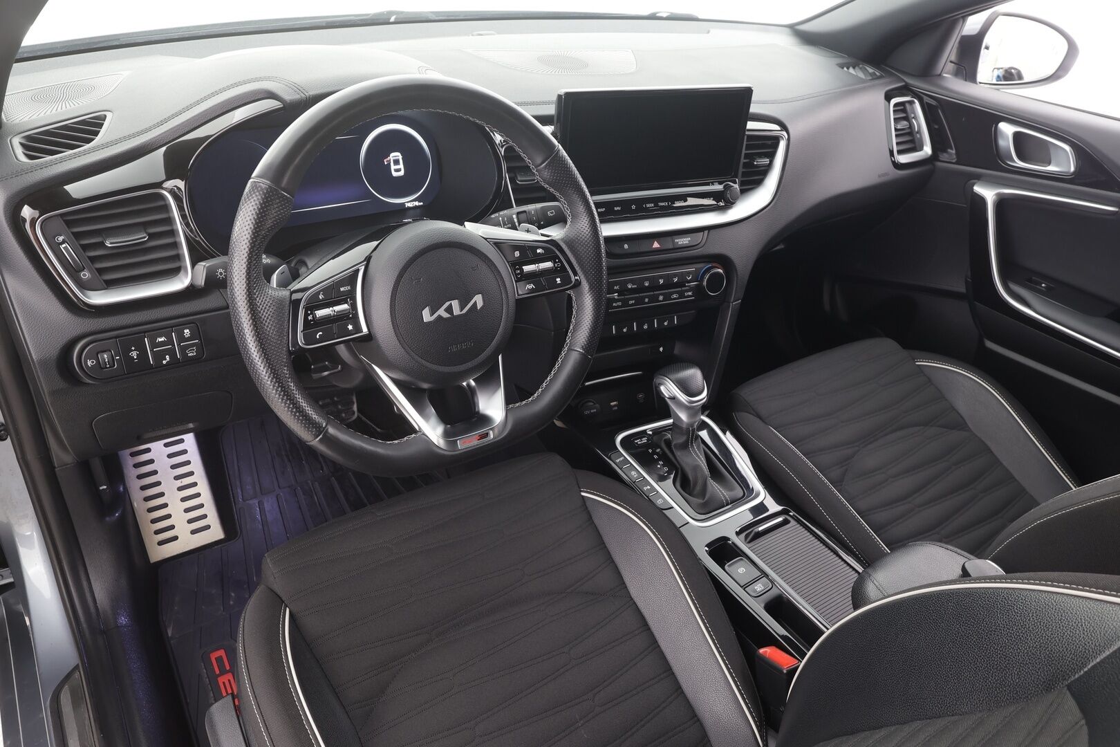 Kia ProCeed 2023 1,5 T-GDI 160hv GT-Line Business Premium DCT - | ACC | Lohko+Sisä | JBL | Kaistavahti | P.Kamera | Navi | LED | Digimittari | Ratinlämmitin | Sähköluukku | Keyless | Puolinahat | ALV | 1.Om Suomi-auto | Kahdet renkaat aluvanteilla | 