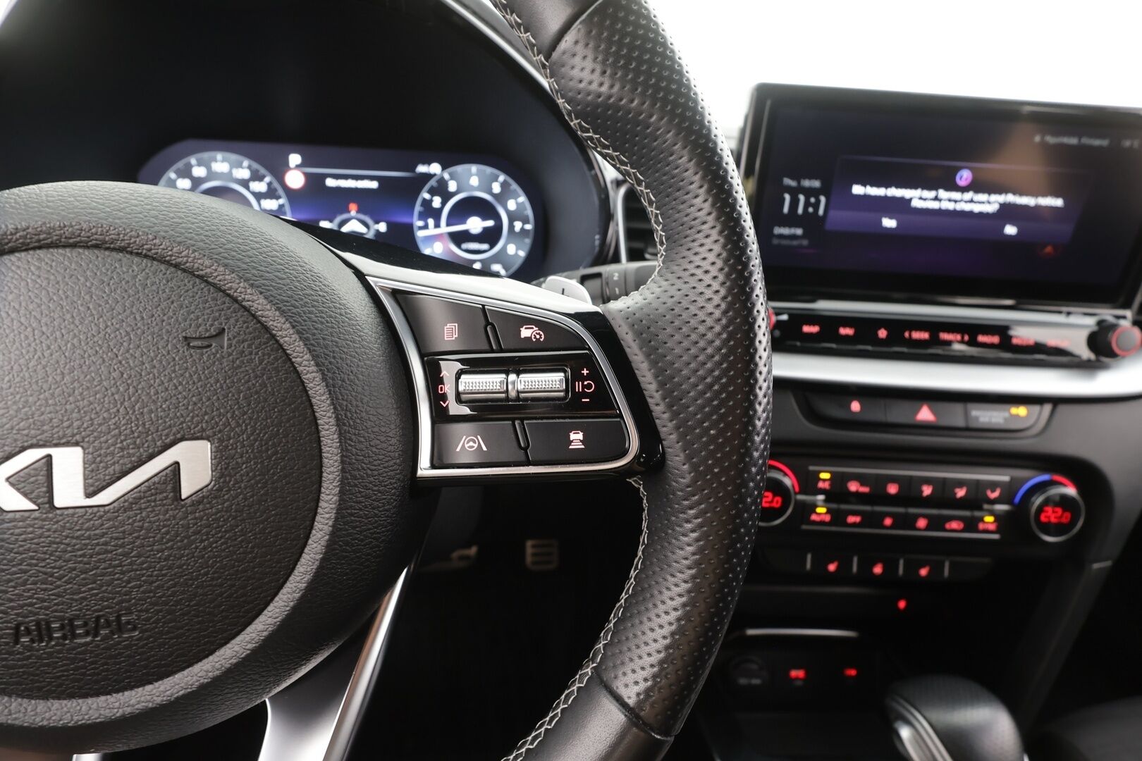 Kia ProCeed 2023 1,5 T-GDI 160hv GT-Line Business Premium DCT - | ACC | Lohko+Sisä | JBL | Kaistavahti | P.Kamera | Navi | LED | Digimittari | Ratinlämmitin | Sähköluukku | Keyless | Puolinahat | ALV | 1.Om Suomi-auto | Kahdet renkaat aluvanteilla | 