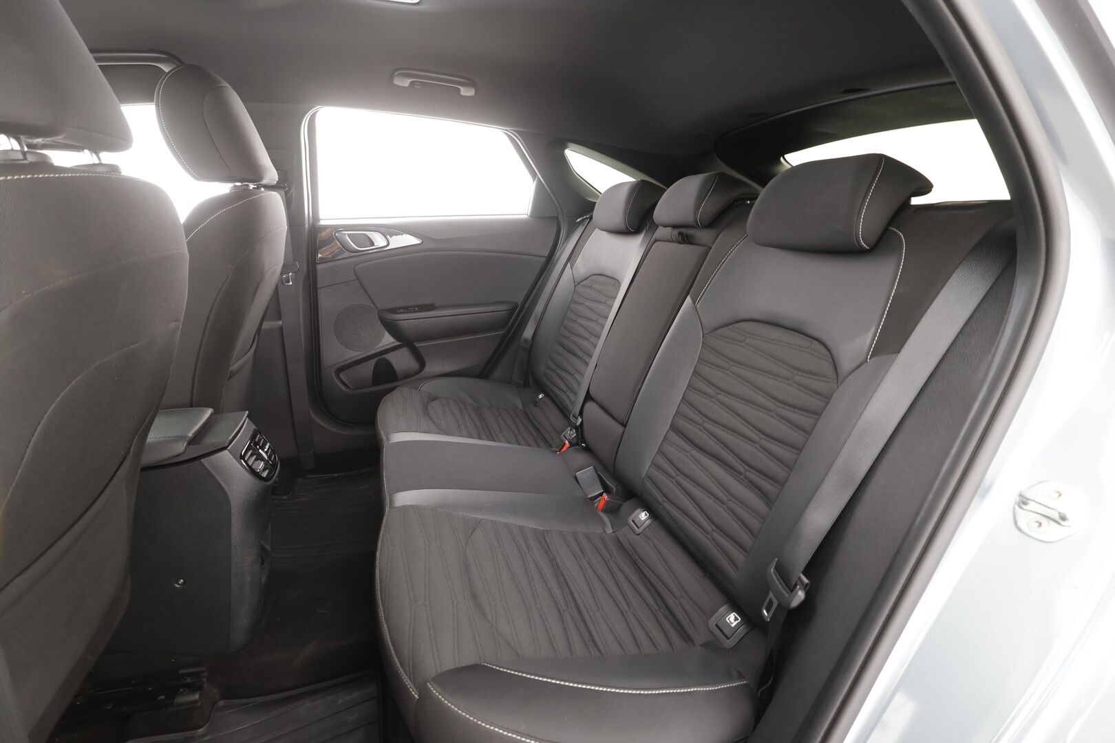 Kia ProCeed 2023 1,5 T-GDI 160hv GT-Line Business Premium DCT - | ACC | Lohko+Sisä | JBL | Kaistavahti | P.Kamera | Navi | LED | Digimittari | Ratinlämmitin | Sähköluukku | Keyless | Puolinahat | ALV | 1.Om Suomi-auto | Kahdet renkaat aluvanteilla | 