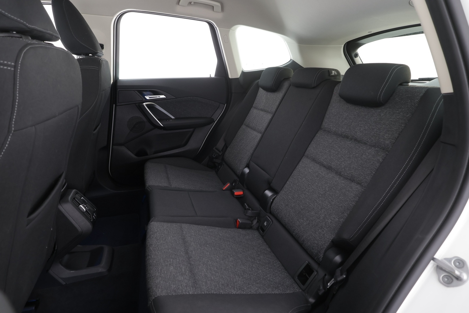 BMW X1 2023 U11 sDrive18i First Edition * Vakkari / P.kamera / Adapt.LED / Comfort Access / Sähköluukku / Navi * - 1.Om Suomi-auto / Kahdet renkaat aluvanteilla / Merkkihuollettu