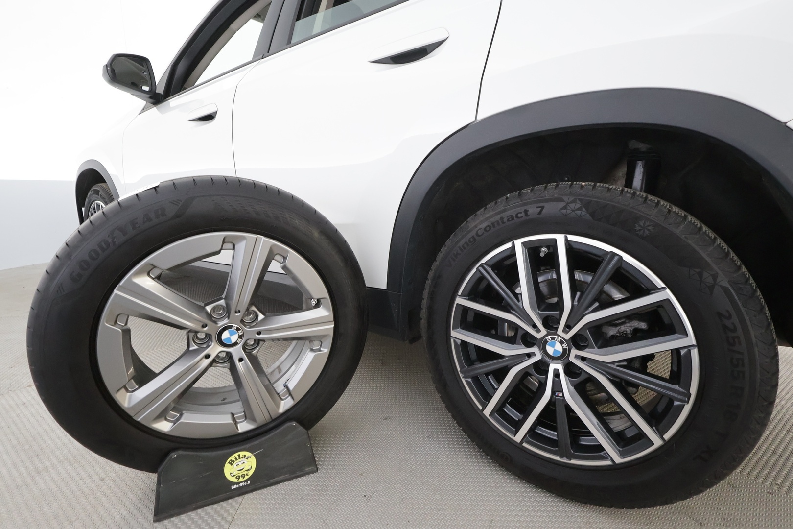 BMW X1 2023 U11 sDrive18i First Edition * Vakkari / P.kamera / Adapt.LED / Comfort Access / Sähköluukku / Navi * - 1.Om Suomi-auto / Kahdet renkaat aluvanteilla / Merkkihuollettu