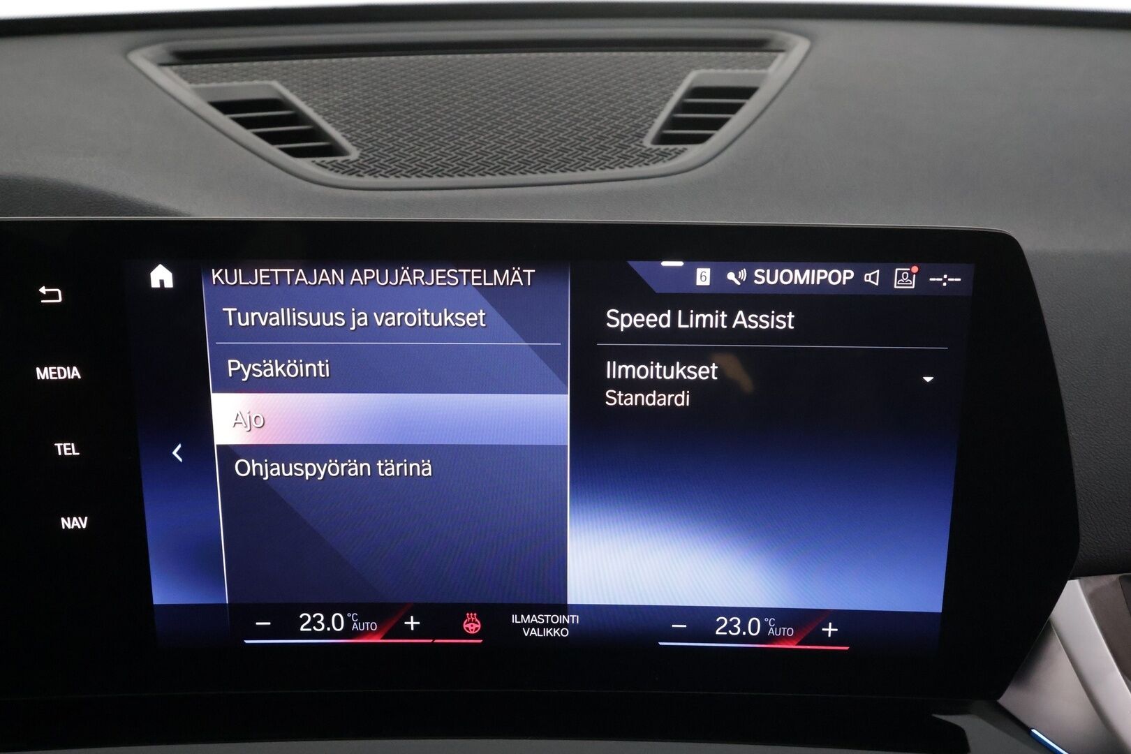 BMW X1 2023 U11 sDrive18i First Edition * Vakkari / P.kamera / Adapt.LED / Comfort Access / Sähköluukku / Navi * - 1.Om Suomi-auto / Kahdet renkaat aluvanteilla / Merkkihuollettu