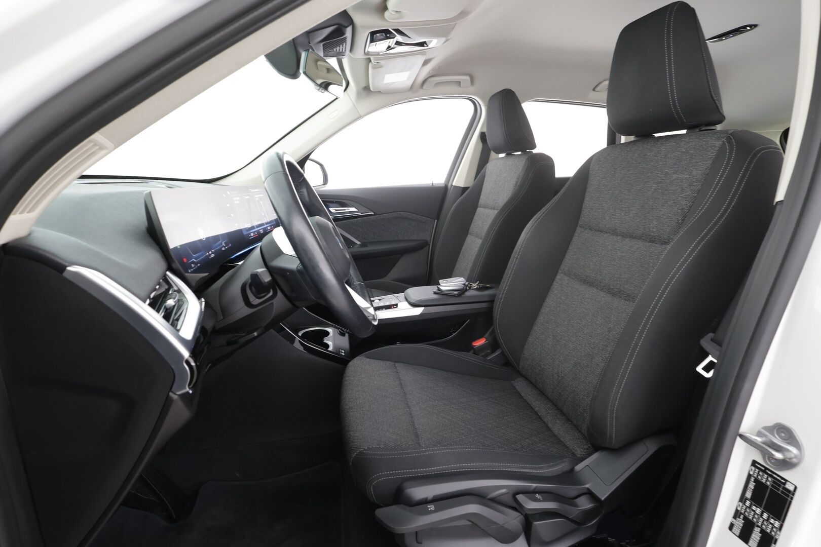 BMW X1 2023 U11 sDrive18i First Edition * Vakkari / P.kamera / Adapt.LED / Comfort Access / Sähköluukku / Navi * - 1.Om Suomi-auto / Kahdet renkaat aluvanteilla / Merkkihuollettu