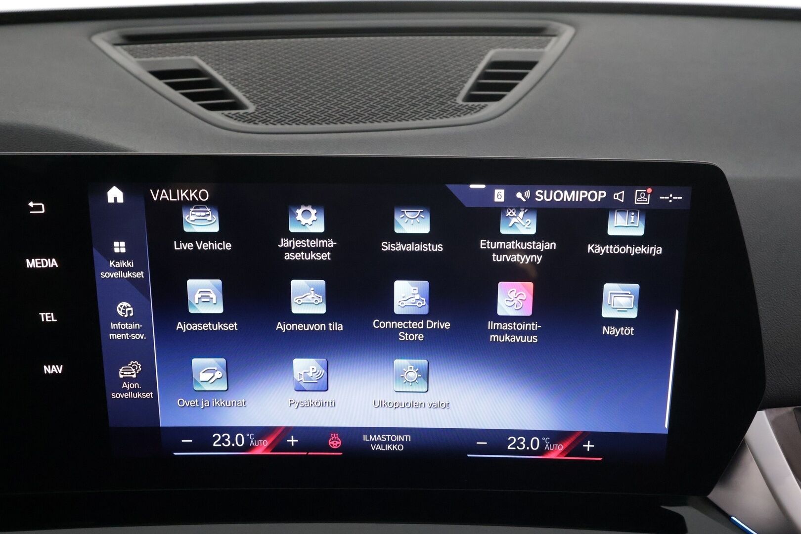 BMW X1 2023 U11 sDrive18i First Edition * Vakkari / P.kamera / Adapt.LED / Comfort Access / Sähköluukku / Navi * - 1.Om Suomi-auto / Kahdet renkaat aluvanteilla / Merkkihuollettu