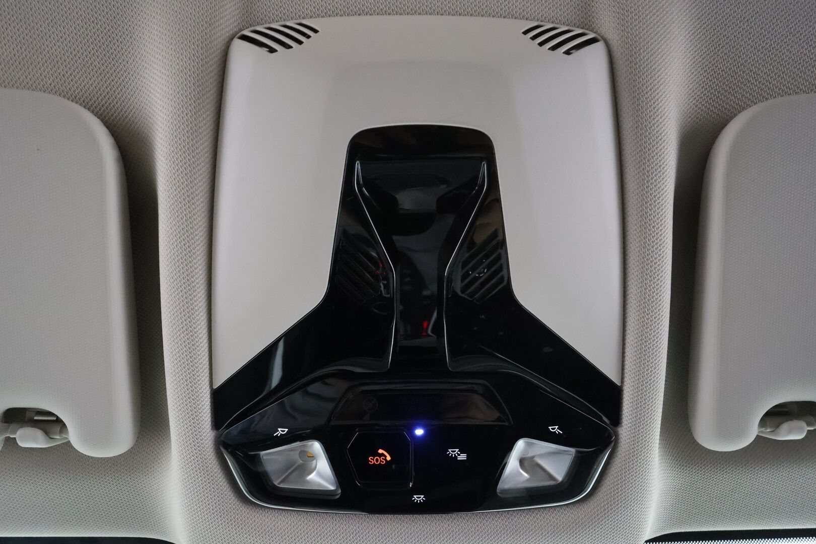 BMW X1 2023 U11 sDrive18i First Edition * Vakkari / P.kamera / Adapt.LED / Comfort Access / Sähköluukku / Navi * - 1.Om Suomi-auto / Kahdet renkaat aluvanteilla / Merkkihuollettu