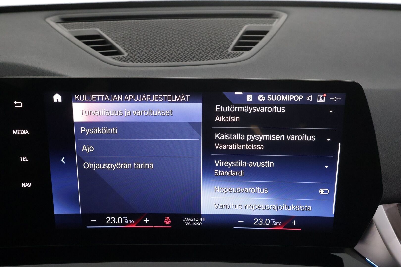 BMW X1 2023 U11 sDrive18i First Edition * Vakkari / P.kamera / Adapt.LED / Comfort Access / Sähköluukku / Navi * - 1.Om Suomi-auto / Kahdet renkaat aluvanteilla / Merkkihuollettu