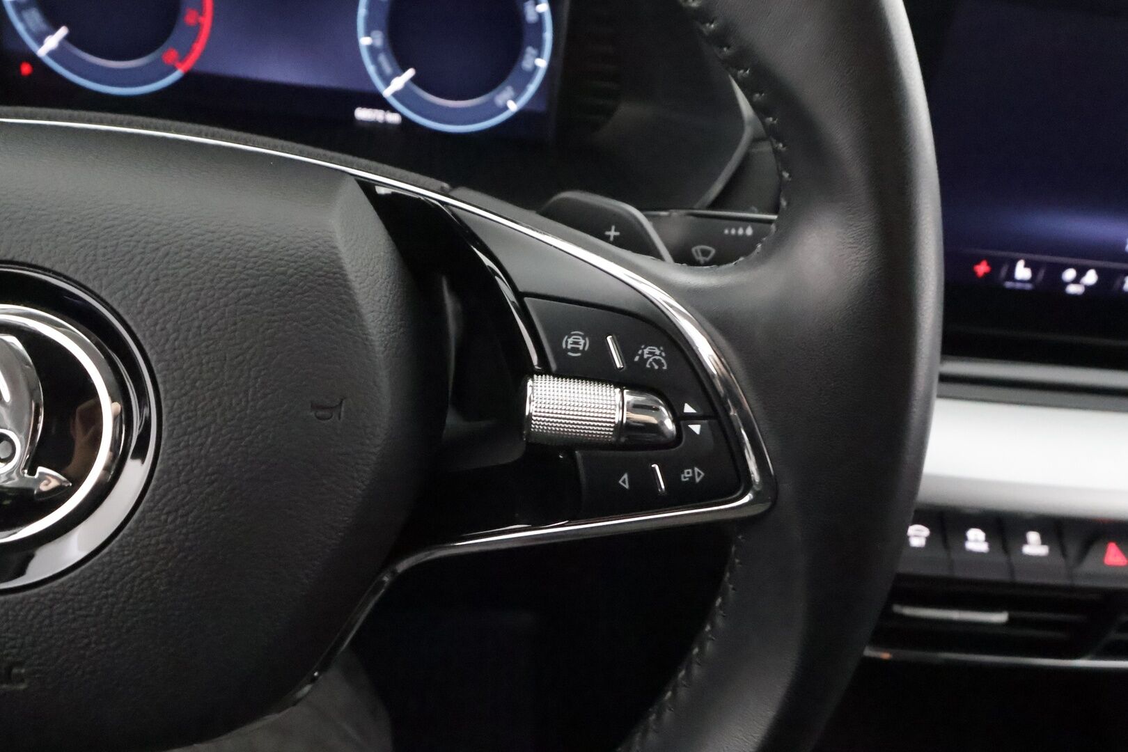 Skoda Octavia 2023 Combi 1.0 TSI Style eTEC DSG Autom. - ACC / Webasto / Matrix-LED / P.kamera / P.tutkat / Vetokoukku