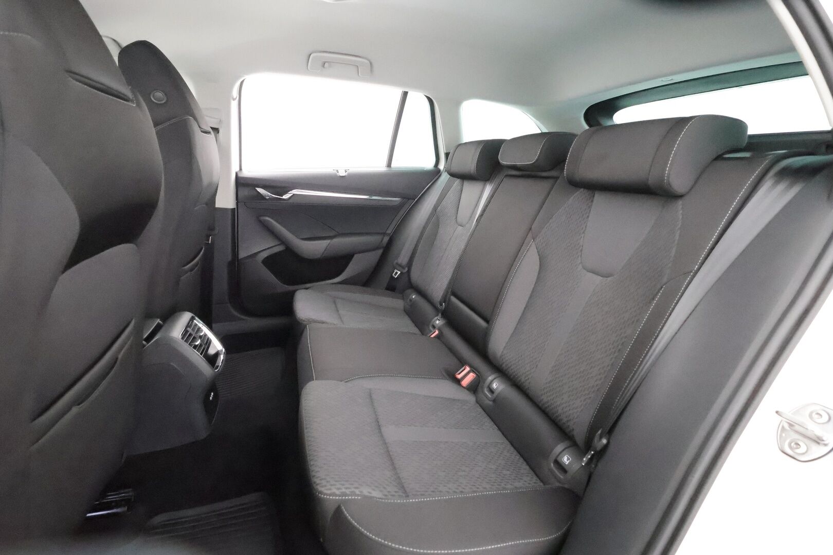 Skoda Octavia 2023 Combi 1.0 TSI Style eTEC DSG Autom. - ACC / Webasto / Matrix-LED / P.kamera / P.tutkat / Vetokoukku