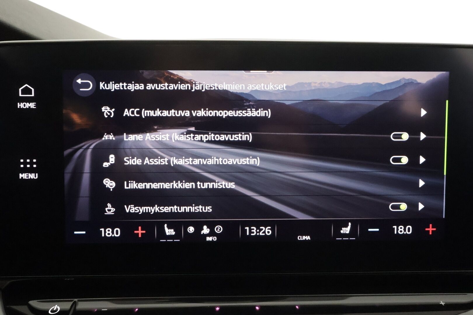 Skoda Octavia 2023 Combi 1.0 TSI Style eTEC DSG Autom. - ACC / Webasto / Matrix-LED / P.kamera / P.tutkat / Vetokoukku