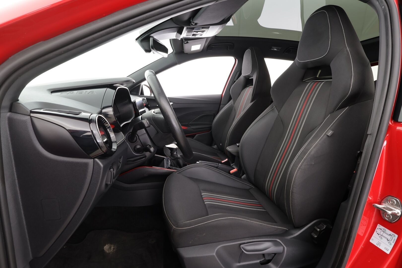 Skoda Fabia 2023 1.5 TSI Monte Carlo DSG * ACC / Lasikatto / Digimittari / P.tutkat / Apple&Android / Keyless * - 1.Om suomi-auto / Kahdet renkaat - HULLUT AVAJAISHULINAT KORKOTARJOUS 3,29 %