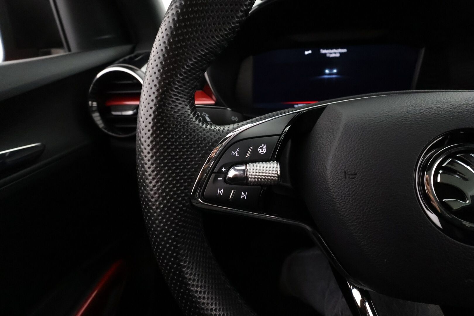 Skoda Fabia 2023 1.5 TSI Monte Carlo DSG * ACC / Lasikatto / Digimittari / P.tutkat / Apple&Android / Keyless * - 1.Om suomi-auto / Kahdet renkaat - HULLUT AVAJAISHULINAT KORKOTARJOUS 3,29 %