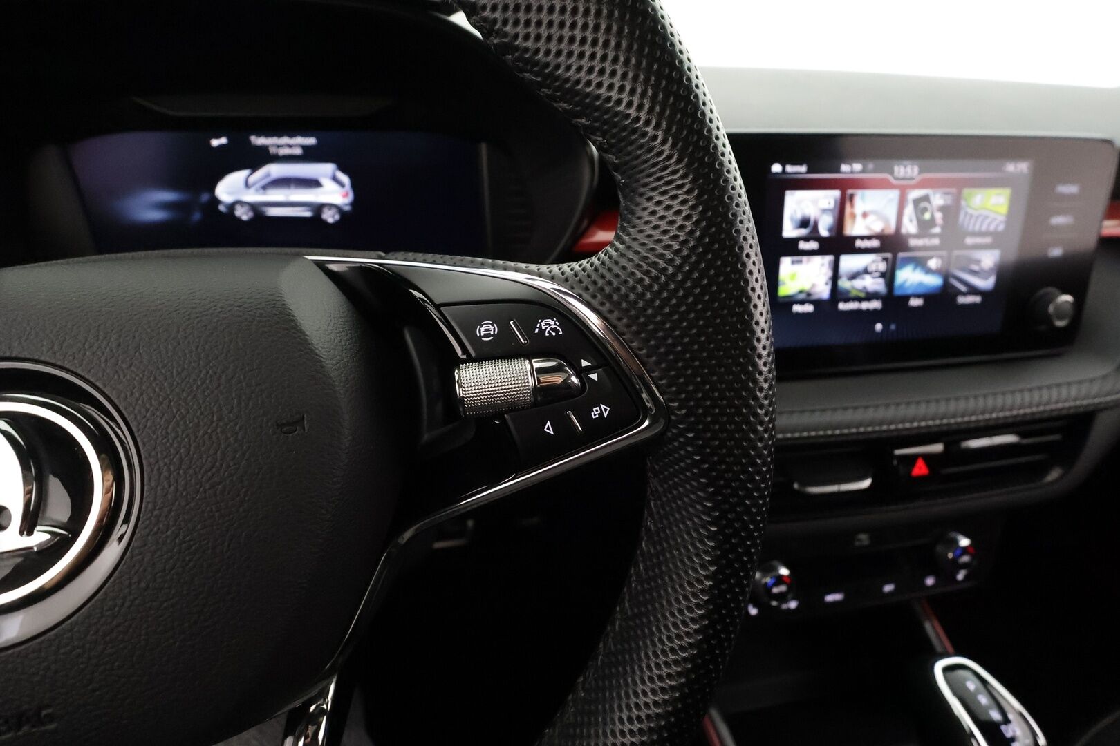 Skoda Fabia 2023 1.5 TSI Monte Carlo DSG * ACC / Lasikatto / Digimittari / P.tutkat / Apple&Android / Keyless * - 1.Om suomi-auto / Kahdet renkaat - HULLUT AVAJAISHULINAT KORKOTARJOUS 3,29 %