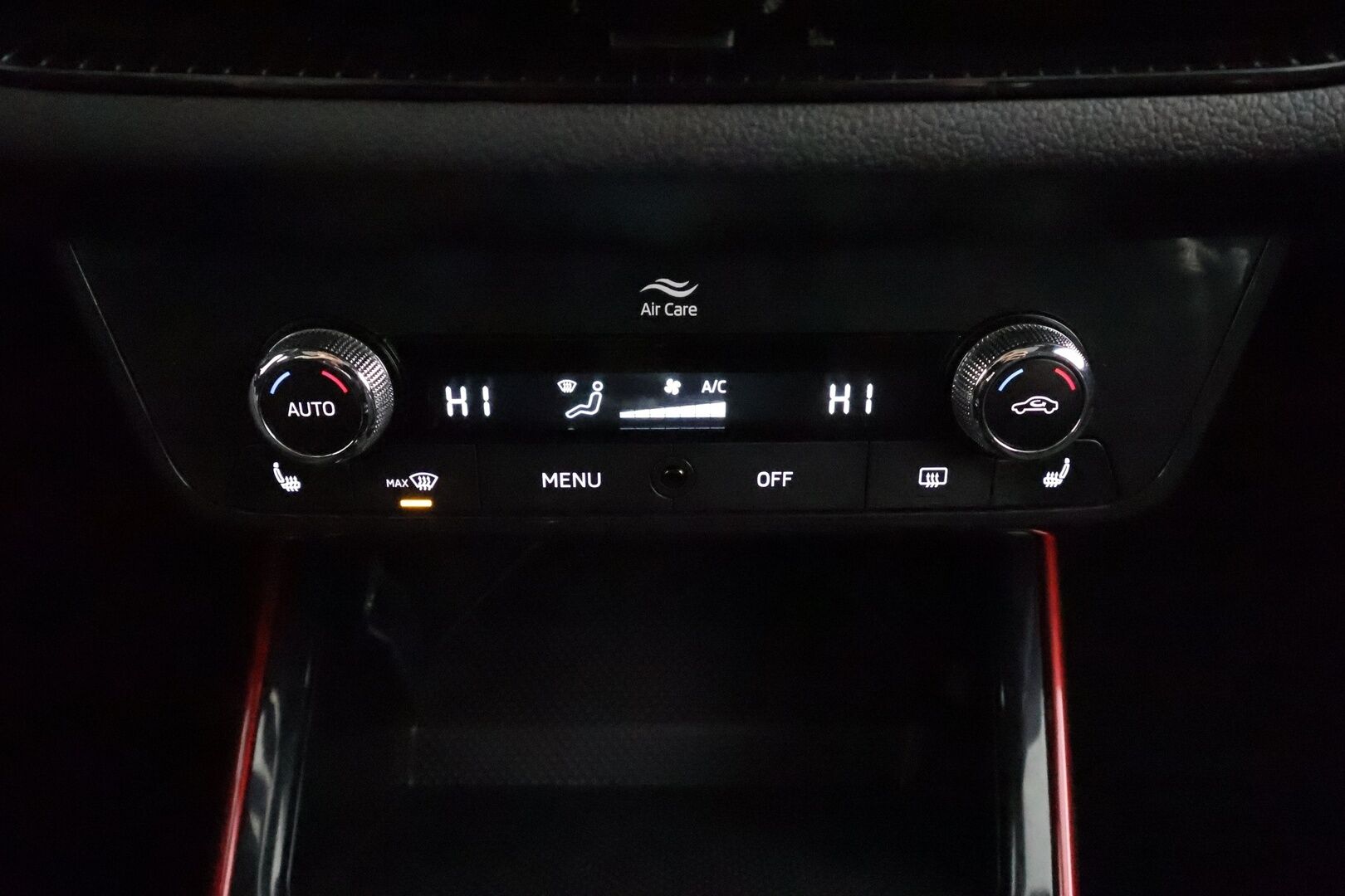 Skoda Fabia 2023 1.5 TSI Monte Carlo DSG * ACC / Lasikatto / Digimittari / P.tutkat / Apple&Android / Keyless * - 1.Om suomi-auto / Kahdet renkaat - HULLUT AVAJAISHULINAT KORKOTARJOUS 3,29 %