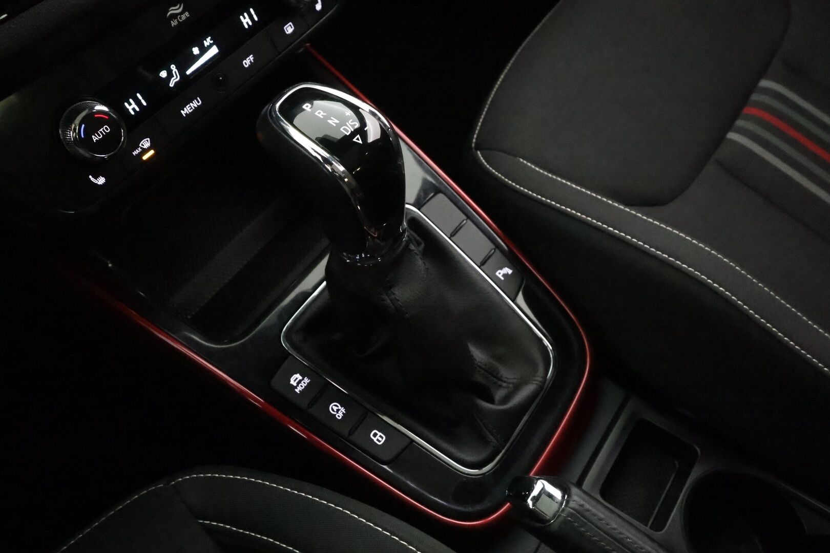 Skoda Fabia 2023 1.5 TSI Monte Carlo DSG * ACC / Lasikatto / Digimittari / P.tutkat / Apple&Android / Keyless * - 1.Om suomi-auto / Kahdet renkaat - HULLUT AVAJAISHULINAT KORKOTARJOUS 3,29 %