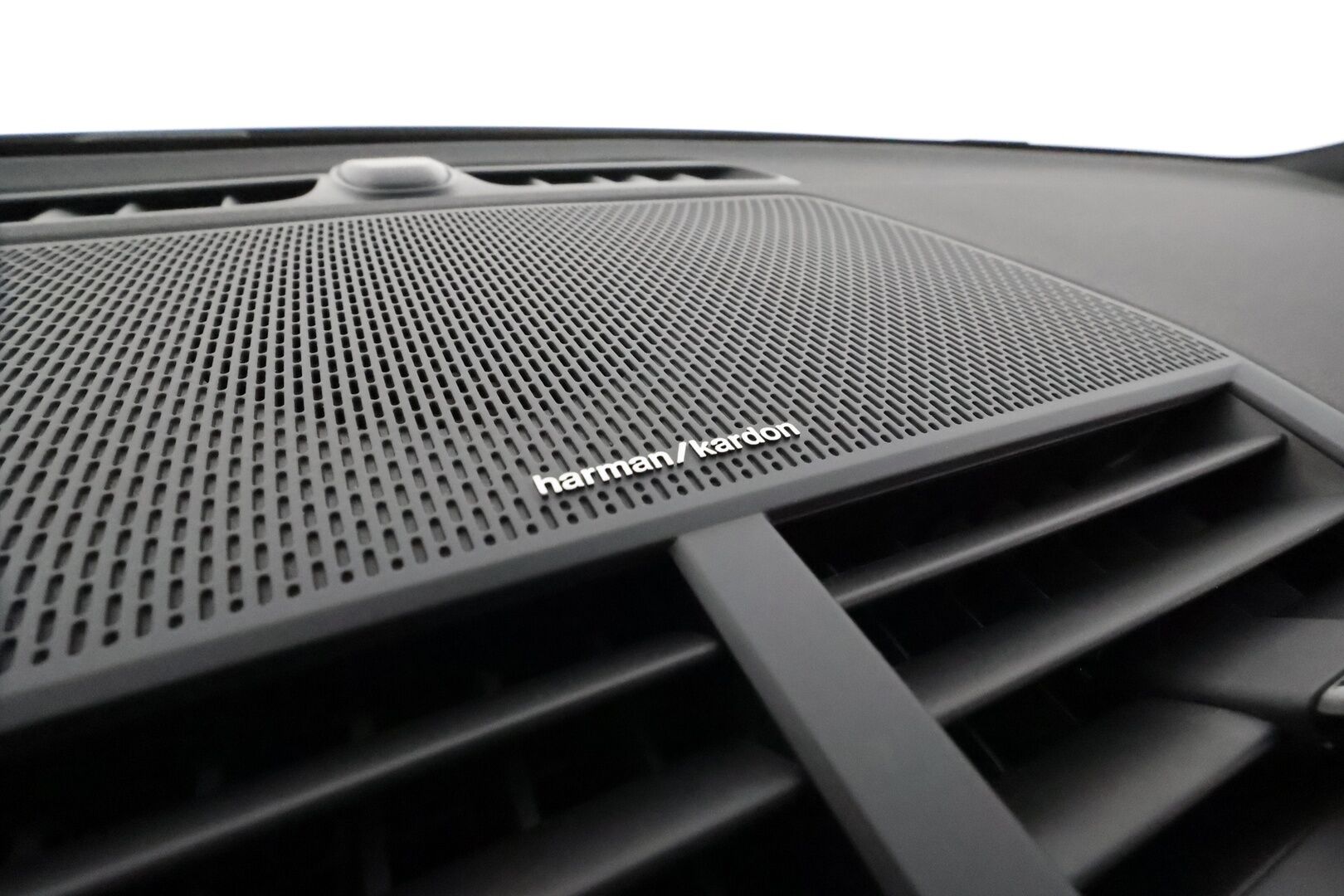 Polestar 2 2023 Long Range Dual Motor, 300kW, 78kWh **Adapt.vakkari / Muistipenkki / Lämpöpumppu / H&K / Lasikatto / 360,kamera** - 3,99 % KORKOTARJOUS TÄHÄN AUTOON - 1.Om Suomi-auto / Merkkihuollettu / Kahdet renkaat aluvanteilla / Koukku / Navi / Ratinlämmitin / Penkinlämmittimet takana 
