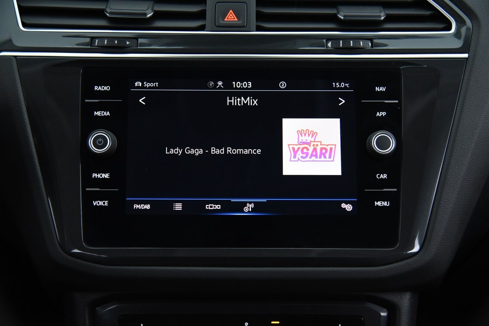 Volkswagen Tiguan 2023 Comfort 2,0 TDI SCR 110 kW 4MOTION DSG-automaatti / Adapt.Vak / PA-Lämmitin / Vetokoukku / Ratinlämmitin / - 3,99 % KORKOTARJOUS TÄHÄN AUTOON - / Harvinainen / Facelift / Juuri huollettu ja katsastettu  / 2x hyvät renkaat /