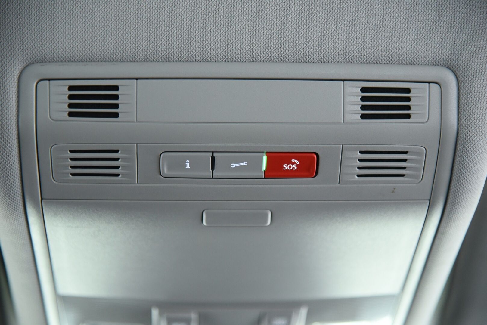 Volkswagen Tiguan 2023 Comfort 2,0 TDI SCR 110 kW 4MOTION DSG-automaatti / Adapt.Vak / PA-Lämmitin / Vetokoukku / Ratinlämmitin / - 3,99 % KORKOTARJOUS TÄHÄN AUTOON - / Harvinainen / Facelift / Juuri huollettu ja katsastettu  / 2x hyvät renkaat /