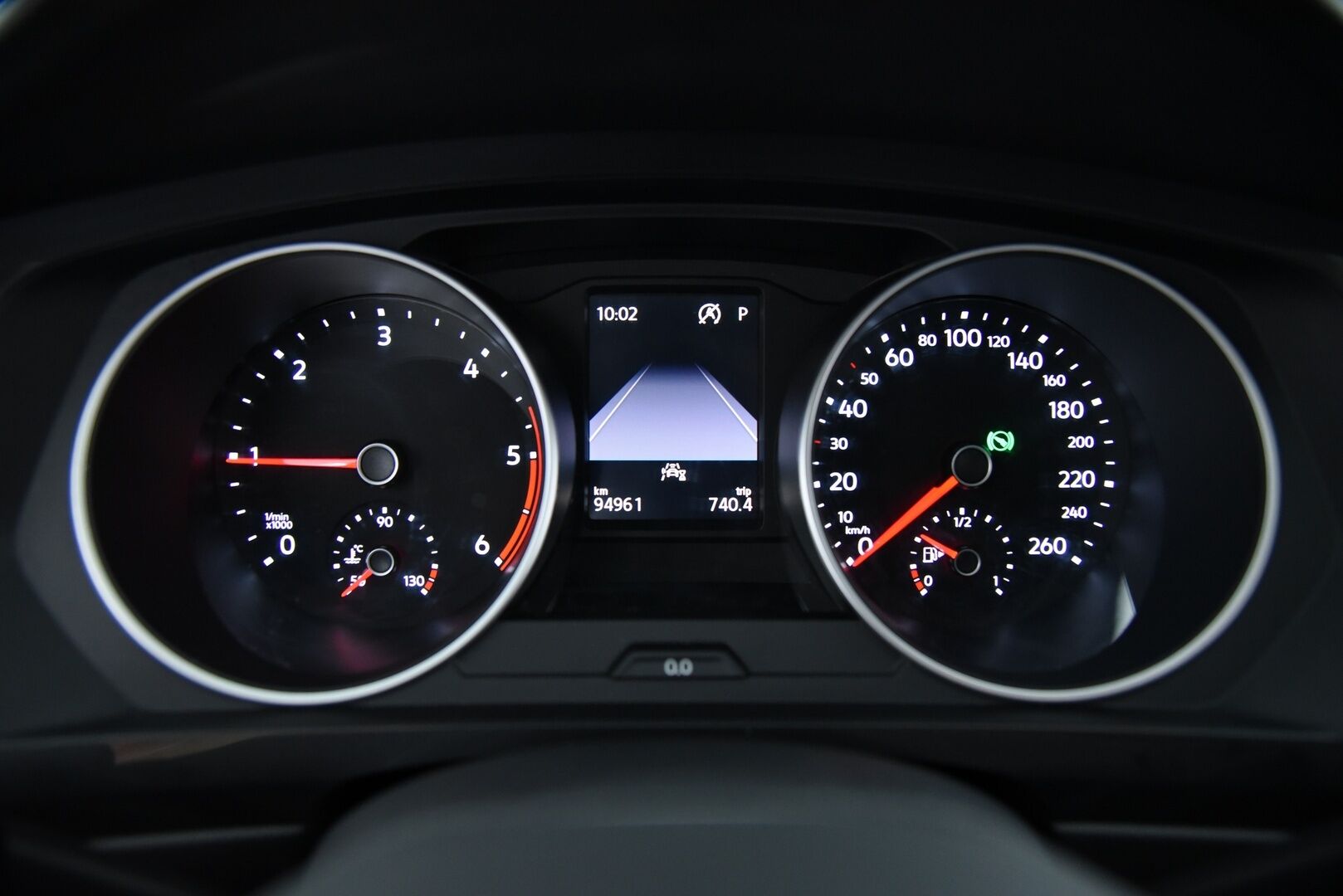 Volkswagen Tiguan 2023 Comfort 2,0 TDI SCR 110 kW 4MOTION DSG-automaatti / Adapt.Vak / PA-Lämmitin / Vetokoukku / Ratinlämmitin / - 3,99 % KORKOTARJOUS TÄHÄN AUTOON - / Harvinainen / Facelift / Juuri huollettu ja katsastettu  / 2x hyvät renkaat /