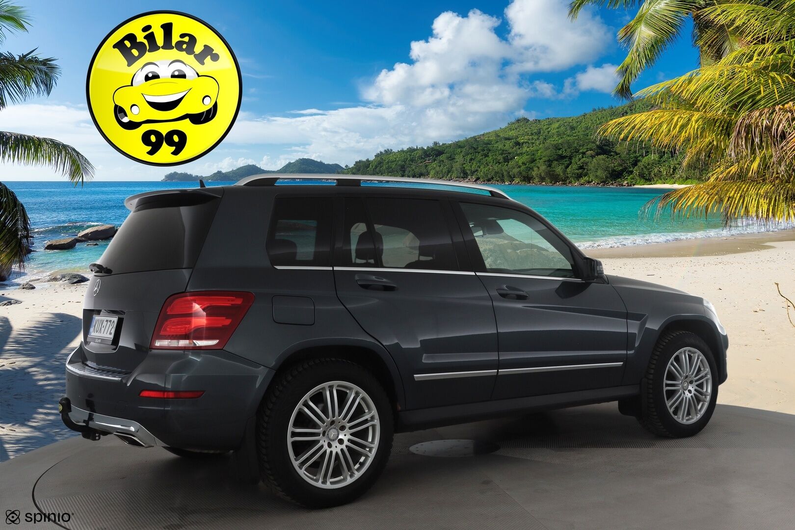 Mercedes-Benz GLK 2015 220 BlueTec 4Matic A * Vakkari / P.tutkat / ILS-Xenon / Navi / Puolinahat / Koukku / Lohkolämmitin * - Kahdet renkaat aluvanteilla