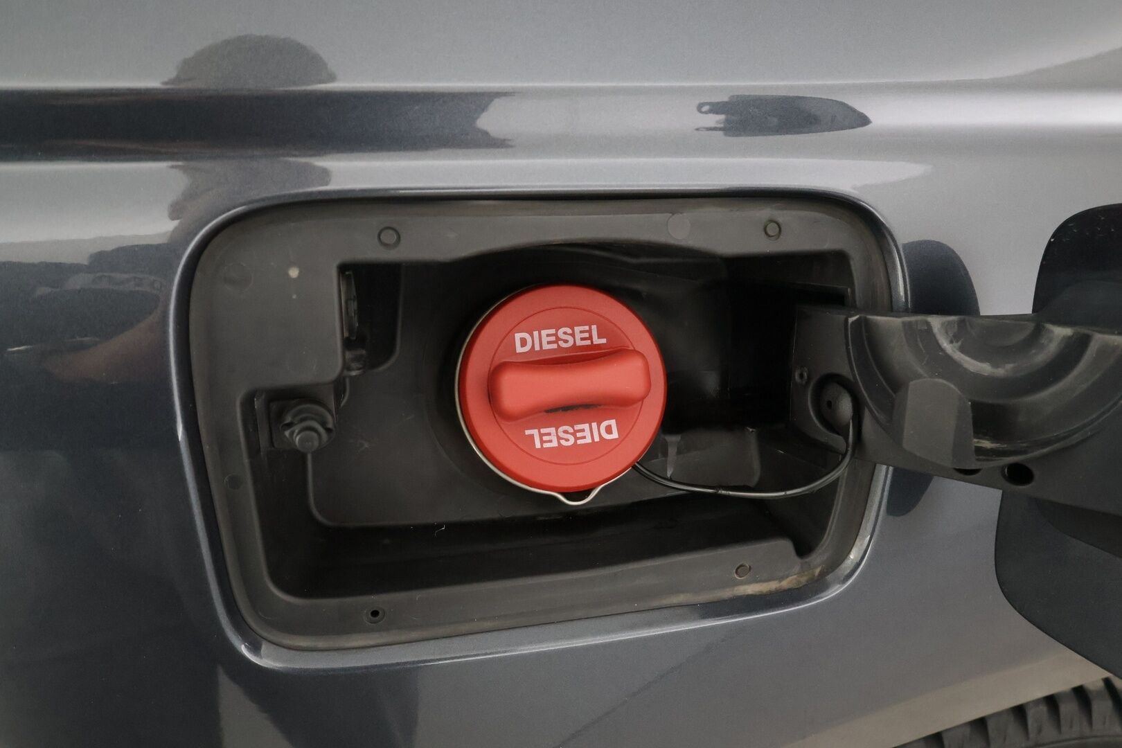 Mercedes-Benz GLK 2015 220 BlueTec 4Matic A * Vakkari / P.tutkat / ILS-Xenon / Navi / Puolinahat / Koukku / Lohkolämmitin * - Kahdet renkaat aluvanteilla