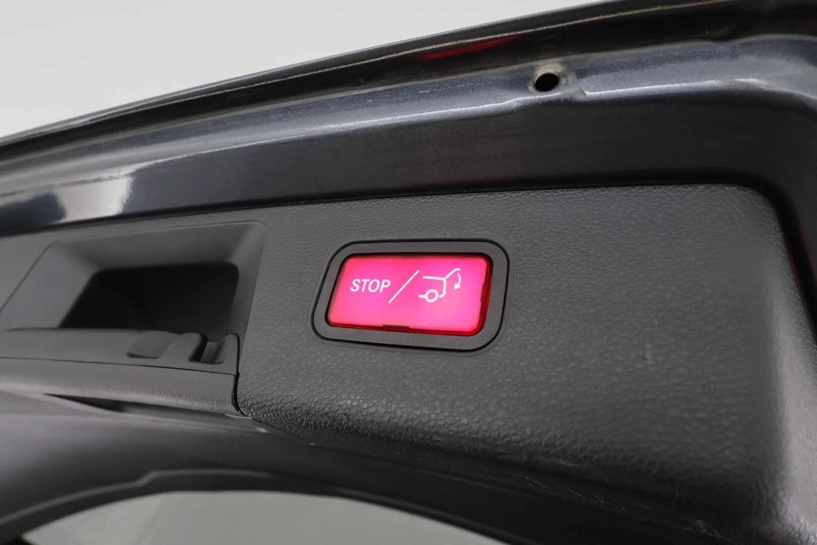 Mercedes-Benz GLK 2015 220 BlueTec 4Matic A * Vakkari / P.tutkat / ILS-Xenon / Navi / Puolinahat / Koukku / Lohkolämmitin * - Kahdet renkaat aluvanteilla