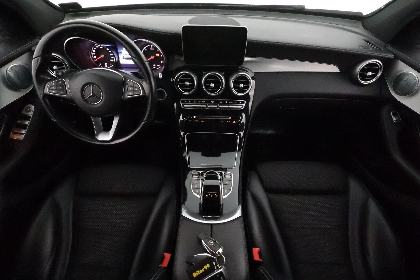 Mercedes-Benz GLC 2016 220 d 4Matic A Premium Business AMG **Distronic Pro / Burmester / Webasto / Ilma-alusta / Koukku / P.kamera / ILS-LED** - Kahdet Renkaat