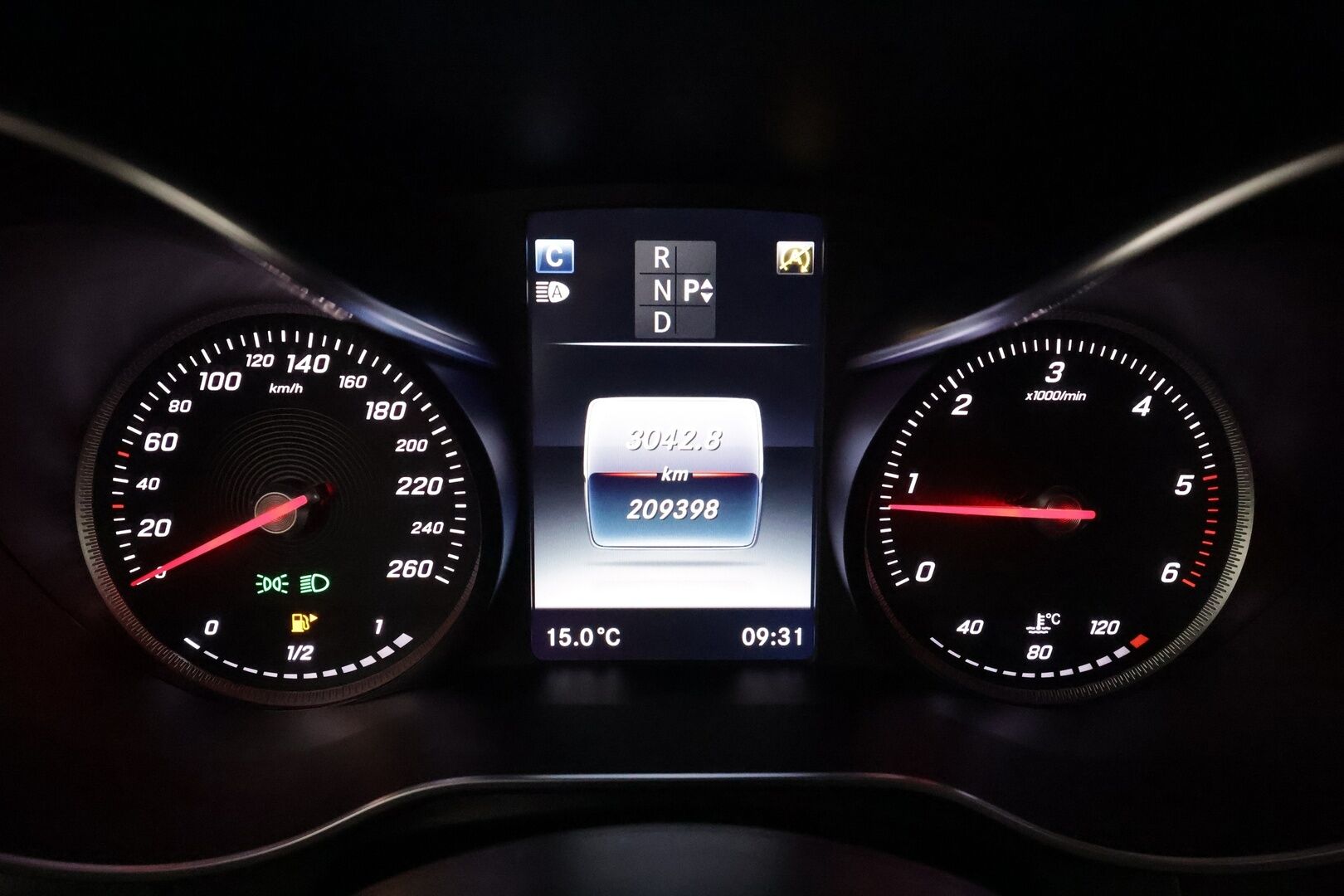 Mercedes-Benz GLC 2016 220 d 4Matic A Premium Business AMG **Distronic Pro / Burmester / Webasto / Ilma-alusta / Koukku / P.kamera / ILS-LED** - Kahdet Renkaat