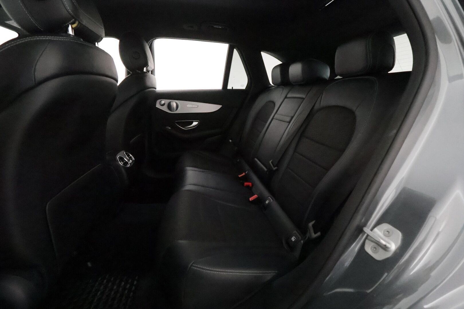 Mercedes-Benz GLC 2016 220 d 4Matic A Premium Business AMG **Distronic Pro / Burmester / Webasto / Ilma-alusta / Koukku / P.kamera / ILS-LED** - Kahdet Renkaat