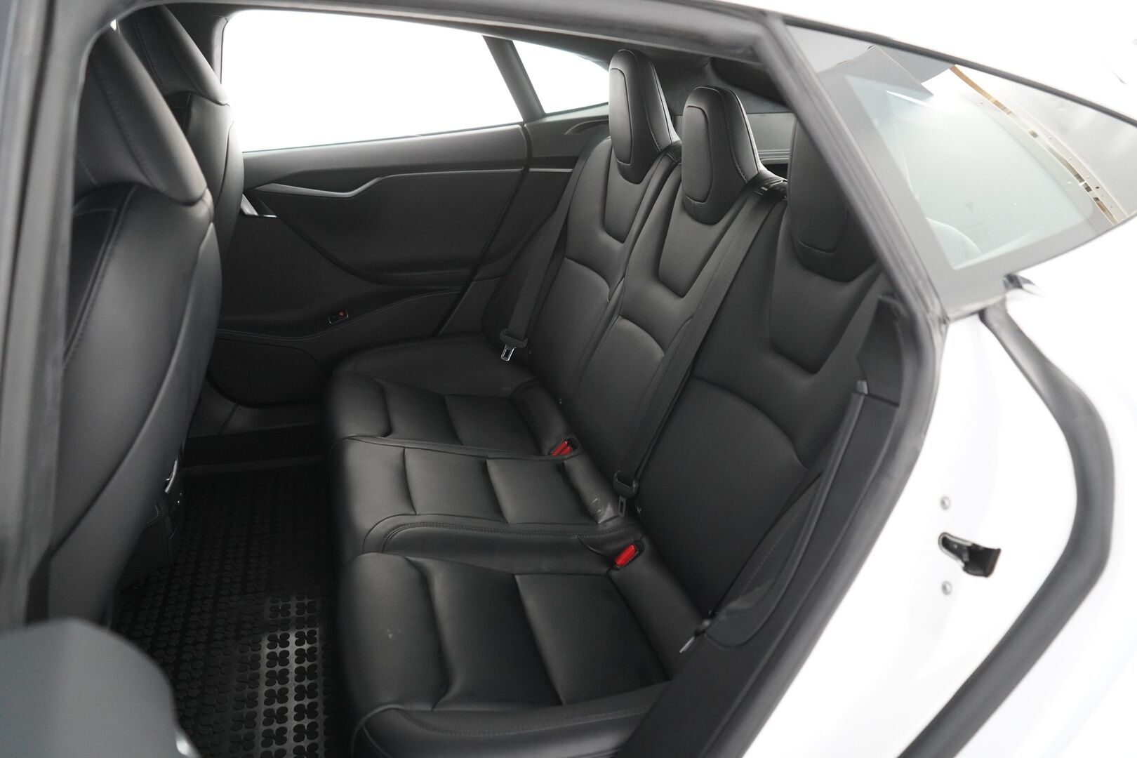 Tesla Model S 2020 Long Range AWD 100D Raven - Lasikatto | Ilma-alusta | ACC | Kamera | LED | Muistipenkki | Premium Audio | Navi | Kaistavahti | Keyless | Kahdet renkaat OEM alumiinivantein | Juuri katsastettu