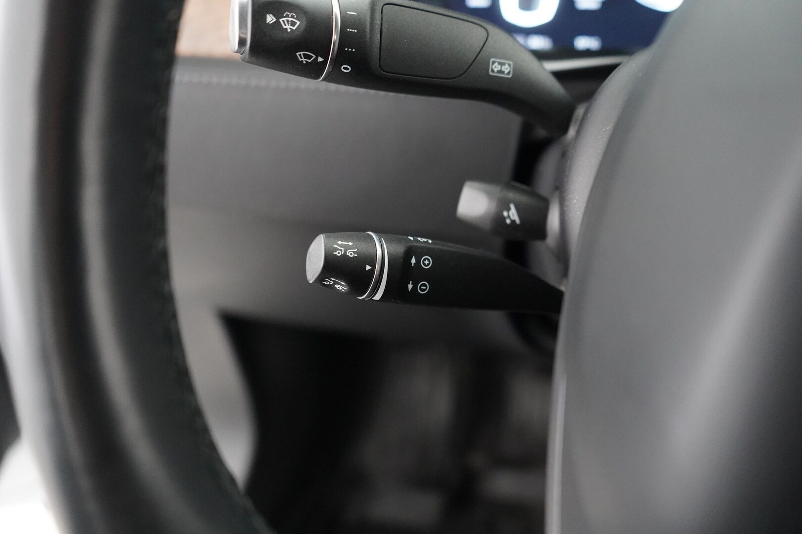 Tesla Model S 2020 Long Range AWD 100D Raven - Lasikatto | Ilma-alusta | ACC | Kamera | LED | Muistipenkki | Premium Audio | Navi | Kaistavahti | Keyless | Kahdet renkaat OEM alumiinivantein | Juuri katsastettu