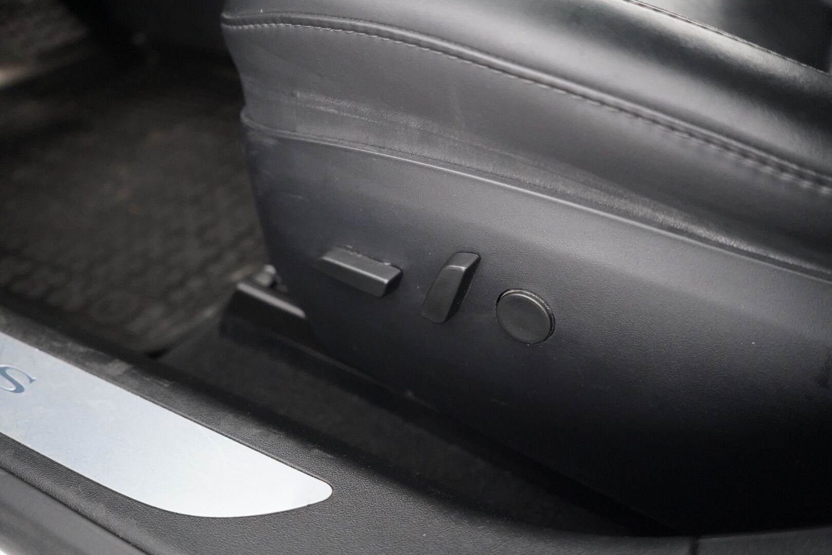 Tesla Model S 2020 Long Range AWD 100D Raven - Lasikatto | Ilma-alusta | ACC | Kamera | LED | Muistipenkki | Premium Audio | Navi | Kaistavahti | Keyless | Kahdet renkaat OEM alumiinivantein | Juuri katsastettu