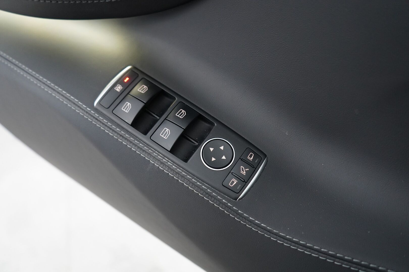 Tesla Model S 2020 Long Range AWD 100D Raven - Lasikatto | Ilma-alusta | ACC | Kamera | LED | Muistipenkki | Premium Audio | Navi | Kaistavahti | Keyless | Kahdet renkaat OEM alumiinivantein | Juuri katsastettu