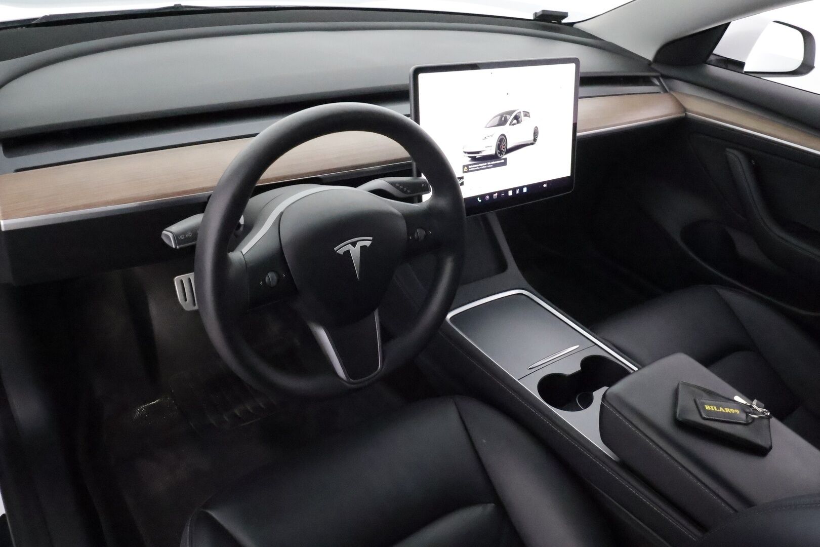 Tesla Model 3 2022 Performance **Lasikatto / ILP / ACC / Matrix-LED / P.Kamera / Muistipenkki / Premium Audio / Navi / Kaistavahti** - 3,99 % KORKOTARJOUS TÄHÄN AUTOON 21.9. ASTI! - Akku kuntotarkastettu / 2x Latauskaapelit / Kahdet Renkaat