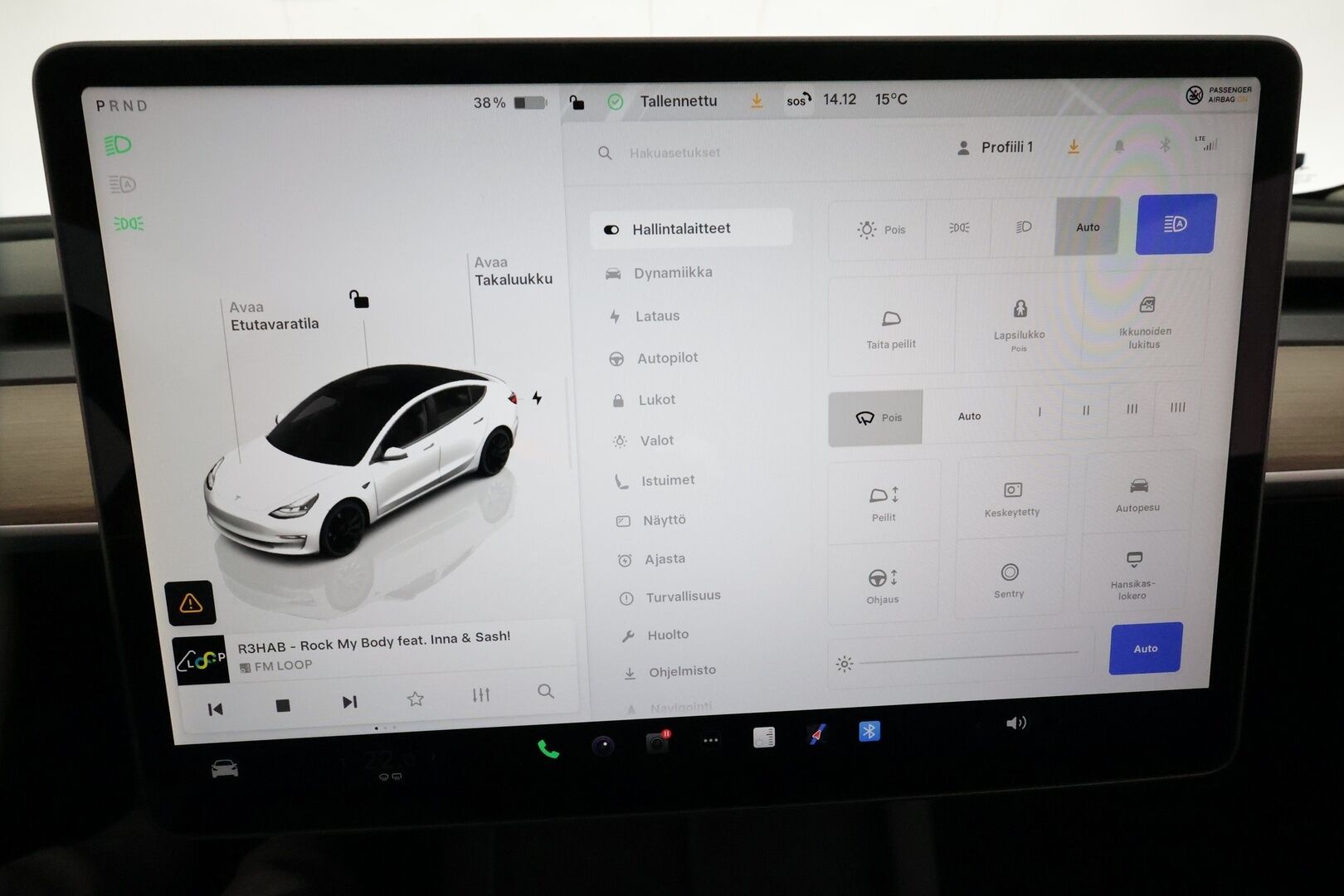 Tesla Model 3 2022 Performance **Lasikatto / ILP / ACC / Matrix-LED / P.Kamera / Muistipenkki / Premium Audio / Navi / Kaistavahti** - 3,99 % KORKOTARJOUS TÄHÄN AUTOON 21.9. ASTI! - Akku kuntotarkastettu / 2x Latauskaapelit / Kahdet Renkaat