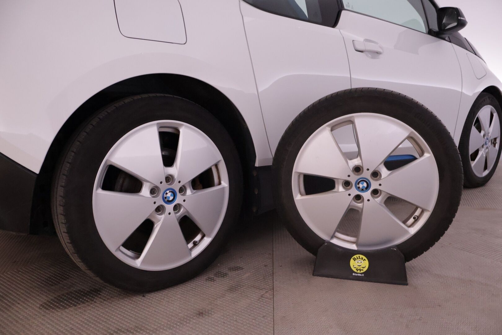 BMW i3 2016 22kWh 60 Ah REX - | Navi | Bluetooth | Vakkari | P.Kamera | Tutkat | 2x Hyvillä Renkailla |