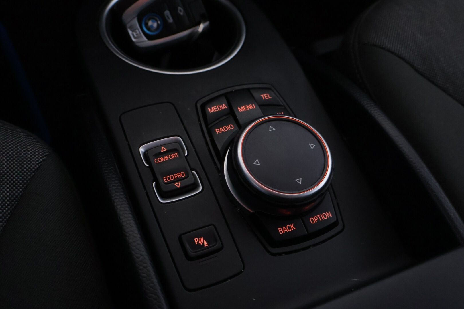 BMW i3 2016 22kWh 60 Ah REX - | Navi | Bluetooth | Vakkari | P.Kamera | Tutkat | 2x Hyvillä Renkailla |