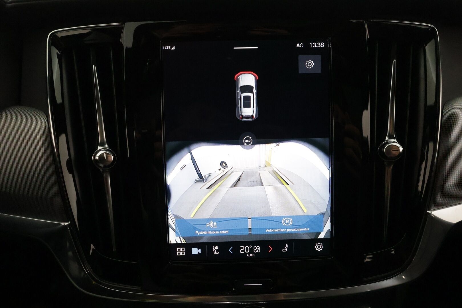 Volvo V90 2023 T8 AWD Long Range High Performance **1.Om Suomi-auto / HUD / Panorama / 360° Kamera / Adapt.Vakkari / Koukku** - 3,99 % KORKOTARJOUS TÄHÄN AUTOON - Sporttipenkit Muistilla / Pixel-LED / Harman/Kardon / Kaistavahti /  Google Maps / KeylessGo / 2x Renkaat