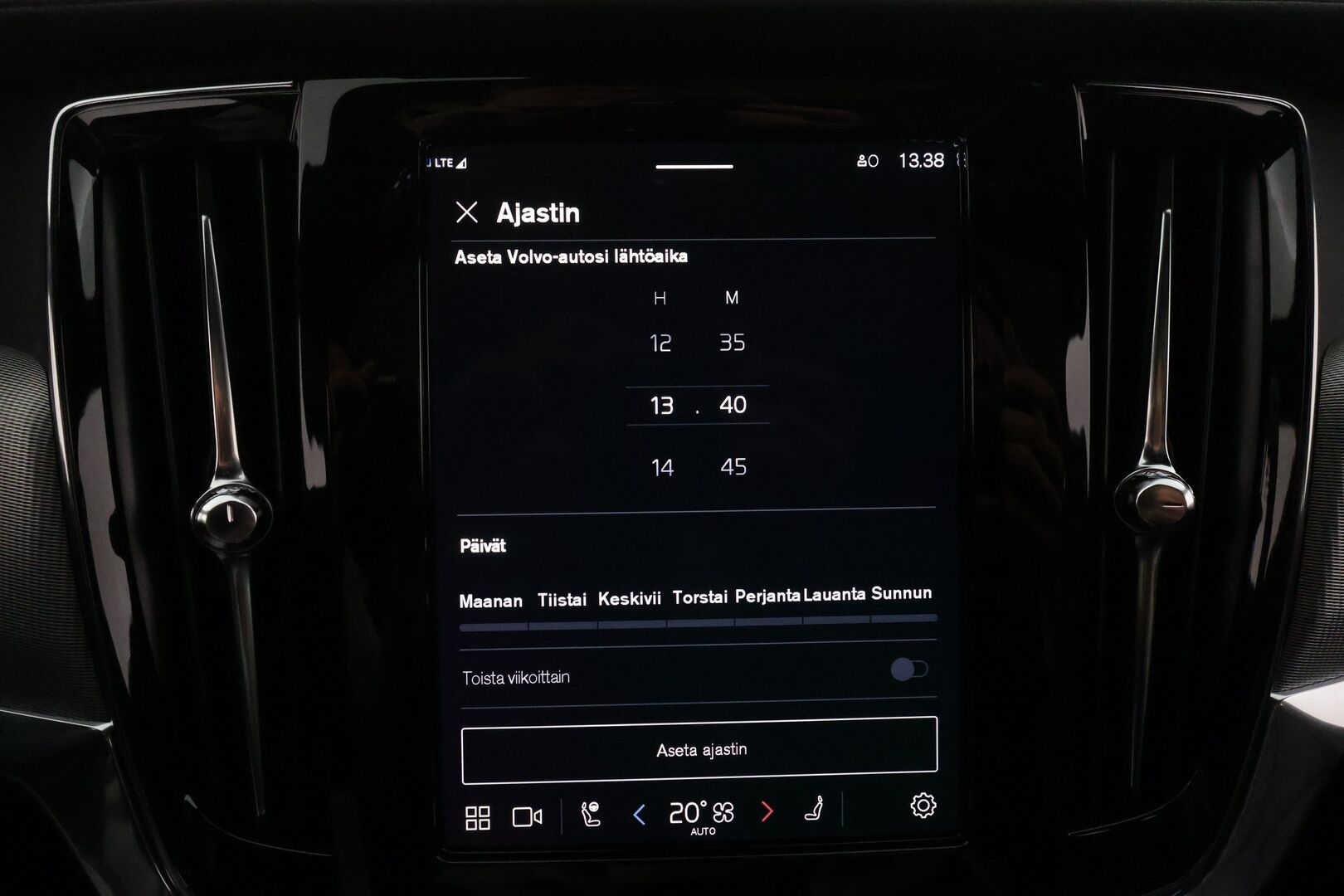 Volvo V90 2023 T8 AWD Long Range High Performance **1.Om Suomi-auto / HUD / Panorama / 360° Kamera / Adapt.Vakkari / Koukku** - 3,99 % KORKOTARJOUS TÄHÄN AUTOON - Sporttipenkit Muistilla / Pixel-LED / Harman/Kardon / Kaistavahti /  Google Maps / KeylessGo / 2x Renkaat